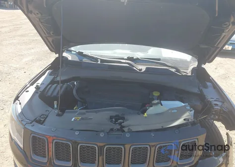 2018 Jeep Compass Trailhawk 4X4 из США, поврежденный, VIN 3C4NJDDB7JT129041